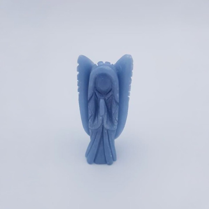 Statuette d'ange en pierre.