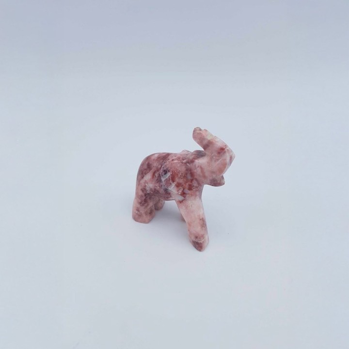 Eléphant en pierre