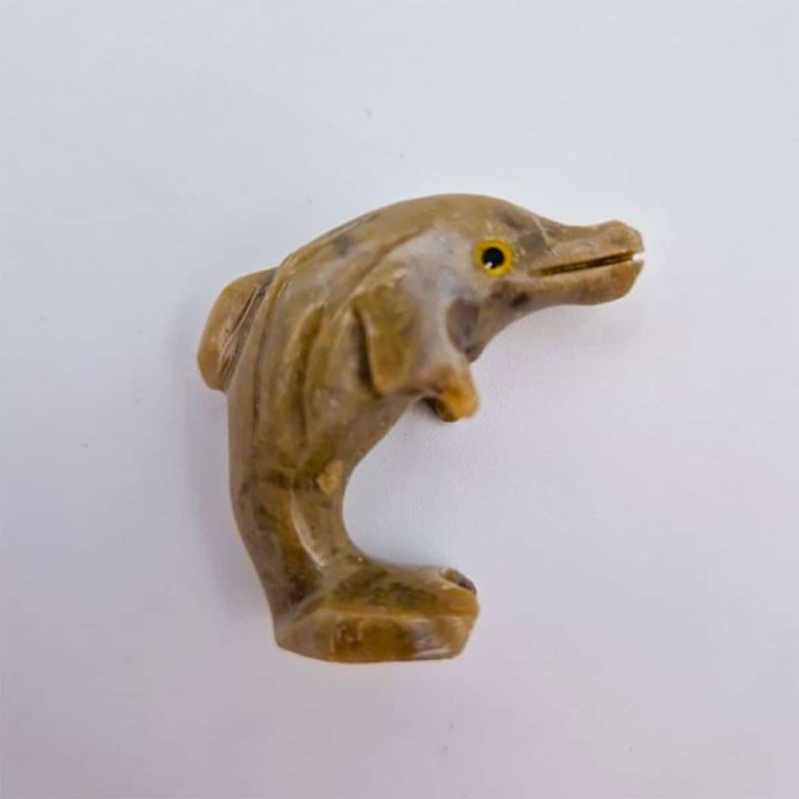 Dauphin en pierre, sculpture animale